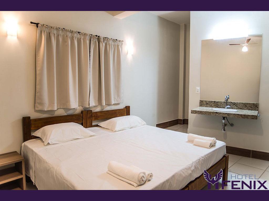 Hotel Fenix أسيز الغرفة الصورة